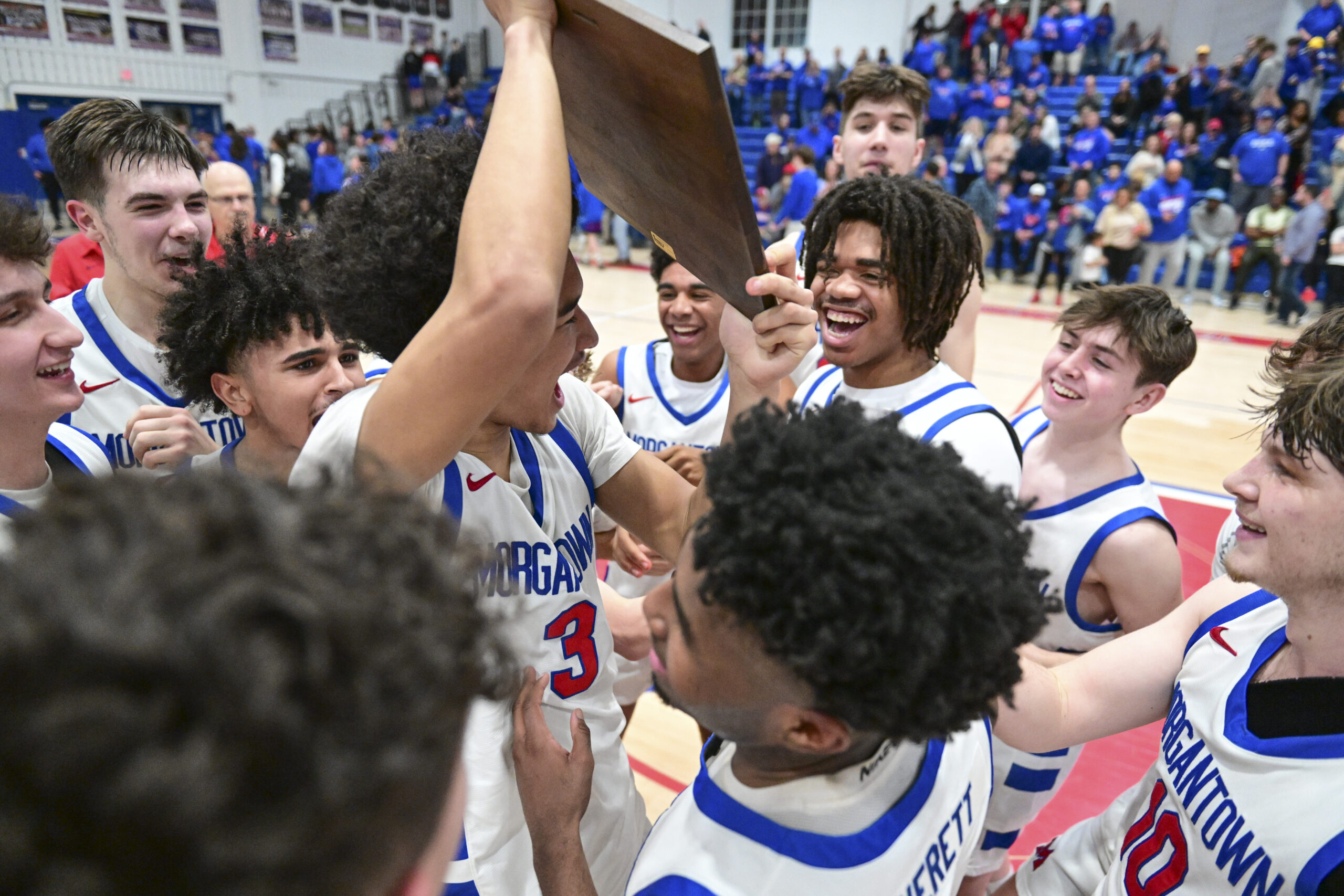 Mohigans win regional over rival Hawks, head back to state tournament with a three-peat in sight